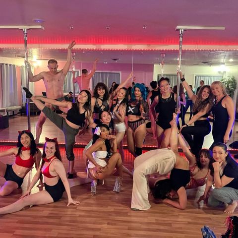 Pole fitness class